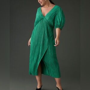 Stunning Anthropologie Green Pleated dress - size LP